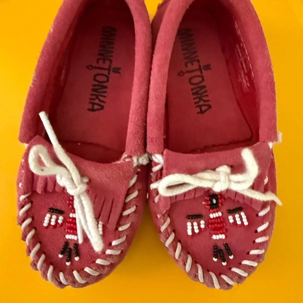 Minnetonka Pink Beaded Fringe Moccasins Kids